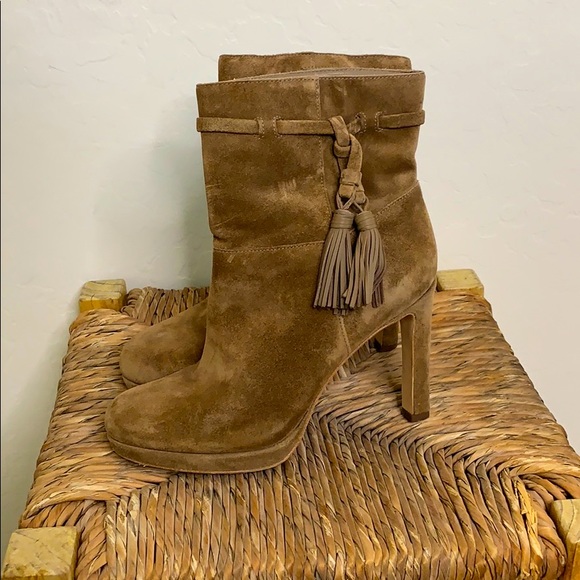 Via Spiga Shoes - Via Spiga brown suede booties size 5.5 🔥